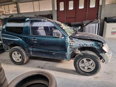 usata Mitsubishi Pajero Incidentato motore e cambio ok