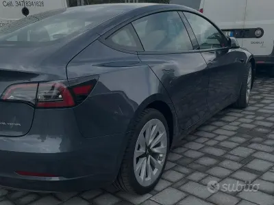 Usata Tesla Model 3 152 kW (208 CV) 2021 Grigio Berlina