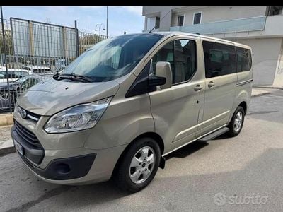 Usata Ford Tourneo Titanium 155 CV (114 kW) 2015 Grigio Monovolume