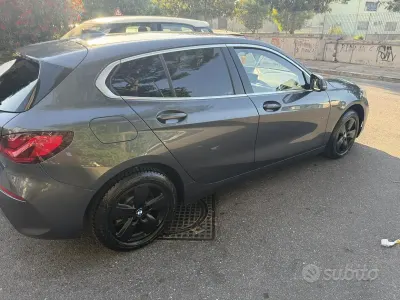 Usata BMW 118 Advantage 136 CV (100 kW) 2021 Grigio Utilitaria