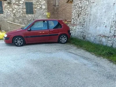 Usata Citroën Saxo 118 CV (86 kW) 2002 Rosso Utilitaria