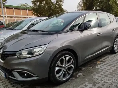 Usata Renault Scénic IV 120 CV (88 kW) 2019 Grigio Monovolume