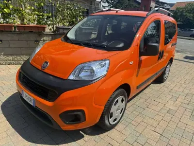 Usata Fiat Qubo Easy 77 CV (56 kW) 2017 Arancione Monovolume
