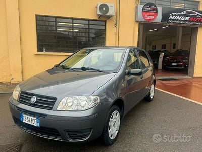 Usata Fiat Punto Dynamic 60 CV (44 kW) 2005 Grigio Berlina