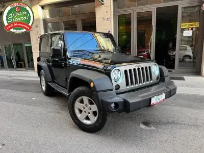 Usata Jeep Wrangler 200 CV (147 kW) 2013 Nero SUV