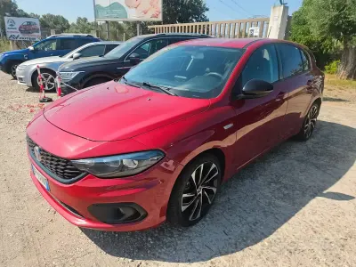 Usata Fiat Tipo Lounge 120 CV (88 kW) 2018 Rosso Berlina
