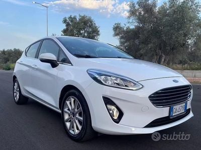 Usata Ford Fiesta Titanium 85 CV (62 kW) 2020 Bianco Utilitaria