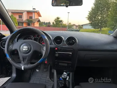 Usata Seat Ibiza 85 CV (62 kW) 2008 Nero Berlina