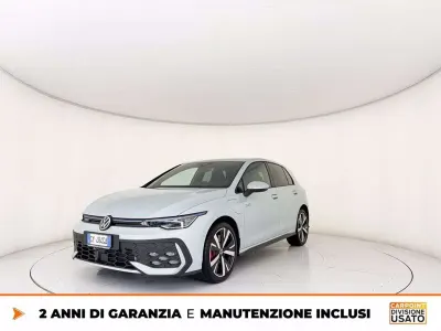 Usata VW Golf VIII GTE 177 CV (130 kW) 2025 Crystal ice blue metallizzato Berlina
