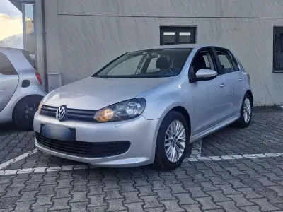 Usata VW Golf VI Edition 105 CV (77 kW) 2011 Argento Utilitaria