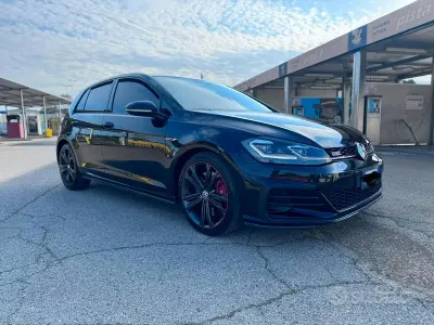 Usado VW Golf VII GTI 245 HP (180 kW) 2019 Preto Sedan