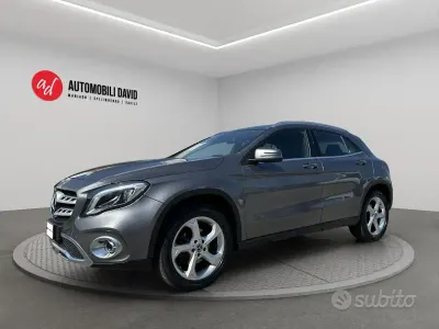 Usata Mercedes GLA180 Business 109 CV (80 kW) 2018 Grigio SUV