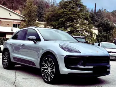 Usata Porsche Macan 265 CV (194 kW) 2023 Argento SUV