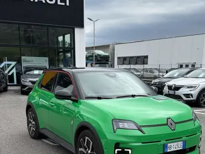 Occasion Renault R5 Komfort 110 kW (150 PK) 2025 Groen Hatchback