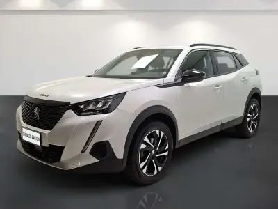 Usata Peugeot 2008 Allure 102 CV (75 kW) 2022 Bianco SUV