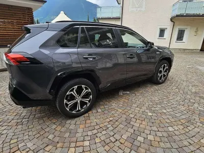 Usata Toyota RAV4 Hybrid Style 306 CV (225 kW) 2021 Grigio SUV