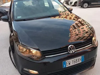 Begagnad VW Polo Trendline 60 HK (44 kW) 2014 Svart Sedan