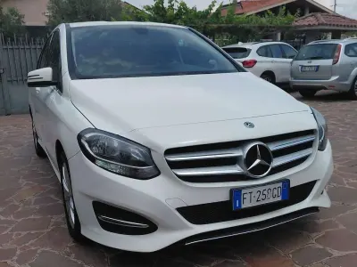 Usata Mercedes B200 Executive 136 CV (100 kW) 2019 Utilitaria