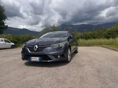 Usata Renault Mégane IV Intens 110 CV (80 kW) 2017 Blu/azzurro Berlina