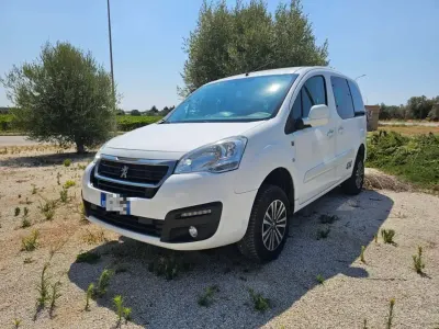 Usata Peugeot Partner Tepee Active 99 CV (72 kW) 2018 Bianco Monovolume