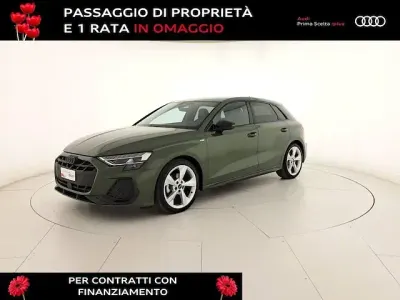 Usata Audi A3 S-Line 150 CV (110 kW) 2025 Verde distretto metallizzato Berlina