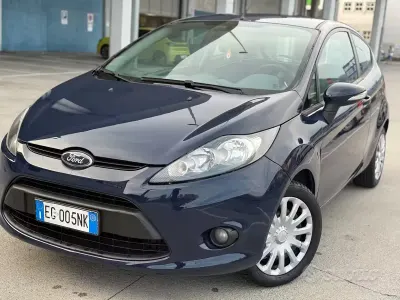 Usata Ford Fiesta Titanium 60 CV (44 kW) 2011 Blu Berlina