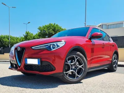 Usata Alfa Romeo Stelvio Business 160 CV (117 kW) 2019 Rosso SUV