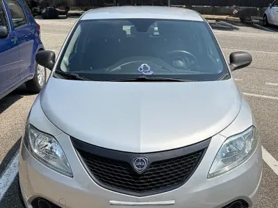 Usata Lancia Ypsilon 60 CV (44 kW) 2018 Grigio Utilitaria