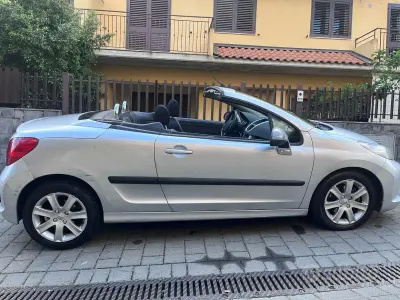 Usata Peugeot 207 CC 109 CV (80 kW) 2007 Cabrio