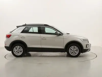 Usata VW T-Roc Life 150 CV (110 kW) 2023 SUV