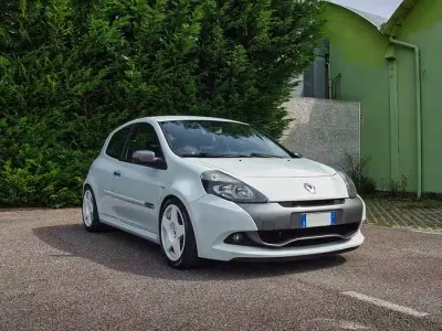 Usata Renault Clio III R.S. 200 CV (147 kW) 2009 Berlina