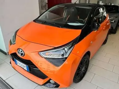 Usata Toyota Aygo X-cite 72 CV (52 kW) 2019 Arancione Utilitaria