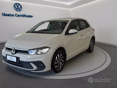 Usata VW Polo Life 80 CV (58 kW) 2023 Ascot grey Utilitaria