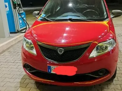Usata Lancia Ypsilon S 69 CV (50 kW) 2018 Rosso Utilitaria