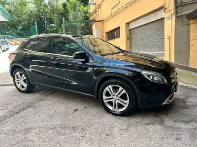 Usata Mercedes GLA220 170 CV (125 kW) 2015 Nero SUV
