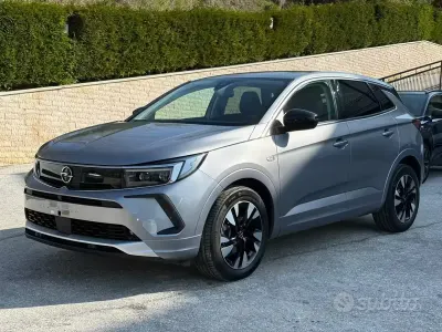 Usata Opel Grandland X Ultimate 131 CV (96 kW) 2022 Grigio SUV