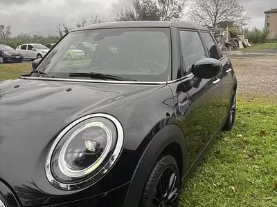 Begagnad Mini ONE Classic 75 HK (55 kW) 2021 Svart Halvkombi