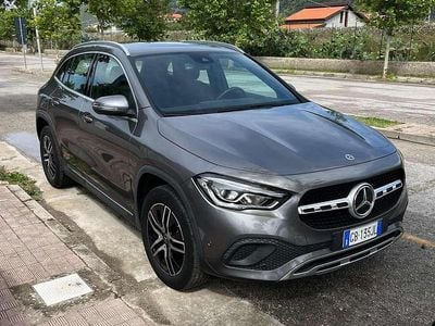 Usata Mercedes GLA200 150 CV (110 kW) 2020 Grigio SUV