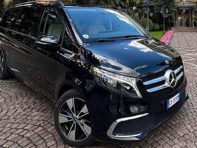 Begagnad Mercedes V300 Premium 190 HK (139 kW) 2023 Svart Minibuss