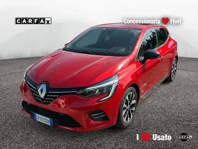 Usata Renault Clio V Techno 101 CV (74 kW) 2023 Rosso Utilitaria