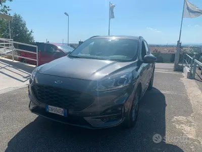 Usata Ford Kuga ST-Line 150 CV (110 kW) 2023 Grigio SUV