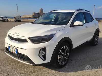 Usata Kia Stonic Style 100 CV (73 kW) 2023 Bianco SUV