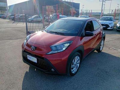 Usata Toyota Aygo X Trend 72 CV (52 kW) 2022 Rosso SUV