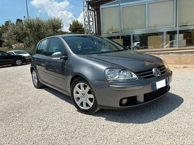 Usata VW Golf IV 104 CV (76 kW) 2004 Grigio Berlina