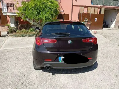 Usata Alfa Romeo Giulietta 105 CV (77 kW) 2012 Nero Utilitaria