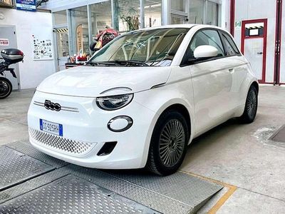 Usata Fiat 500e Icon 86 kW (118 CV) 2021 Bianco Utilitaria