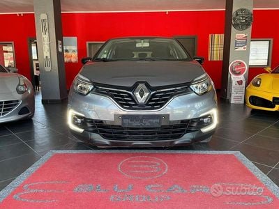 Usata Renault Captur Intens 100 CV (73 kW) 2020 Grigio SUV