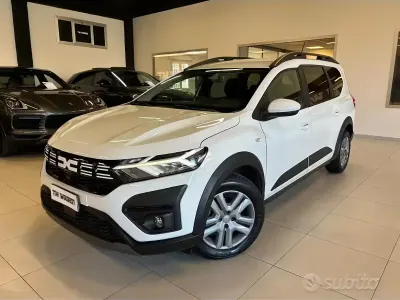 Käytetty Dacia Jogger Comfort 110 HP (80 kW) 2023 Valkoinen Tila-auto