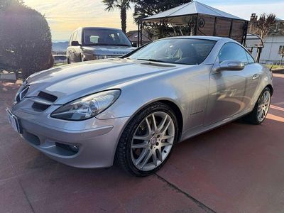 Usata Mercedes SLK200 163 CV (119 kW) 2008 Argento Cabrio