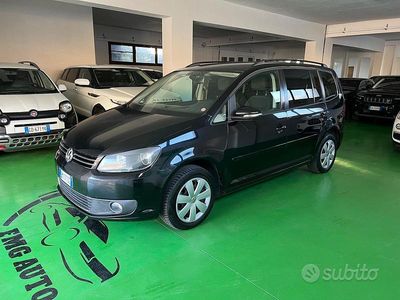 Nero Usata 2012 VW Touran Comfortline Monovolume | 3990 € (Buon prezzo)
